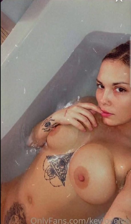 Alasti lekkinud OnlyFans-i pilt Keylovelee