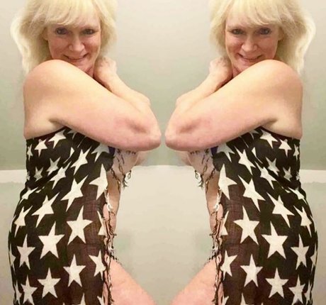 Sandie Lee