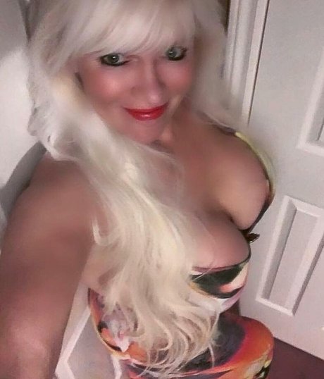 Sandie Lee