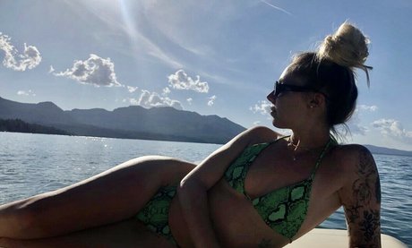 Naken läckt OnlyFans-bild av Lil Debbie