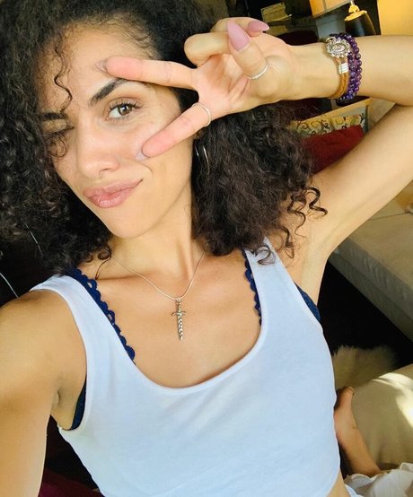 Andrea Sixtos