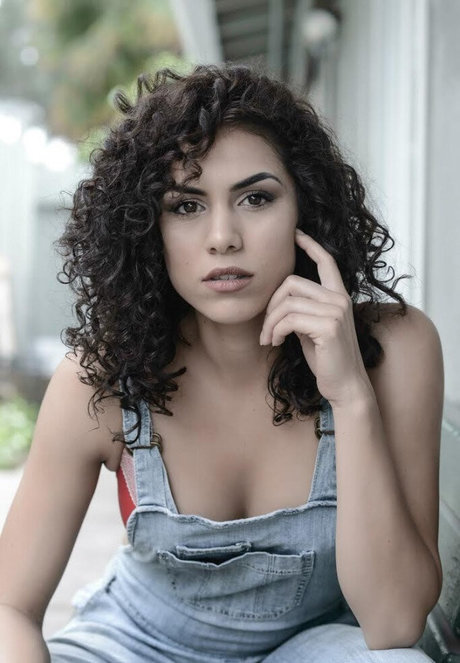 Andrea Sixtos