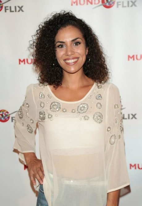 Andrea Sixtos