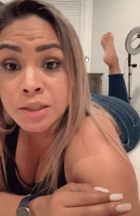 Nacktes geleaktes OnlyFans-Foto von Guzzupielcanela20