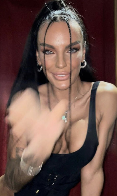 Naken läckt OnlyFans-bild av Alisainwonderland