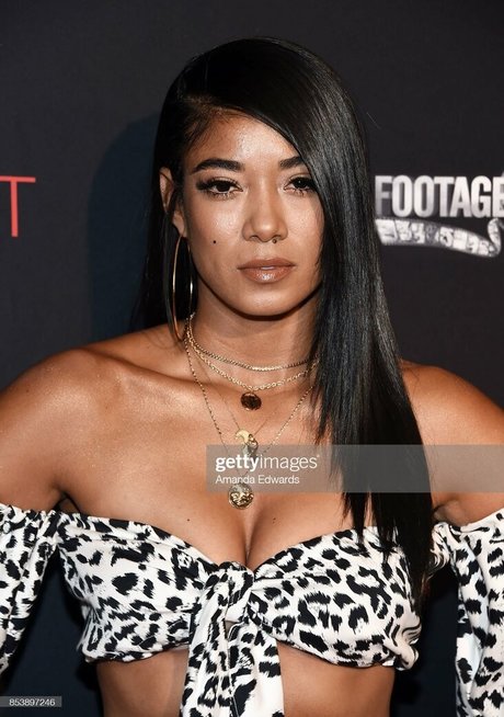 Mila J