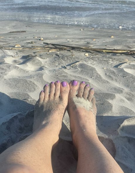 Naken läckt OnlyFans-bild av Realredvixen