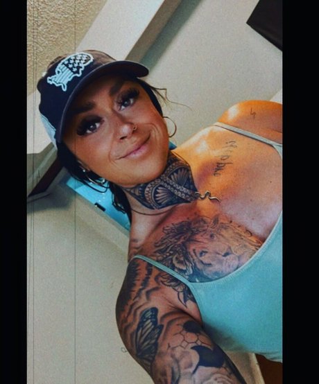 Naken läckt OnlyFans-bild av Janelle Zielinksi
