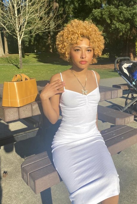 Alaston vuotanut OnlyFans-kuva Maricalamariii