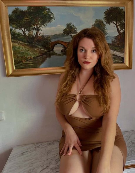 Carmen Curvy