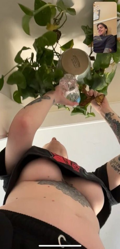 Naken läckt OnlyFans-bild av Wesley Fox
