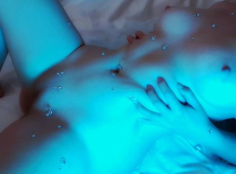 Обнаженная фотография утечки OnlyFans от Opalescent