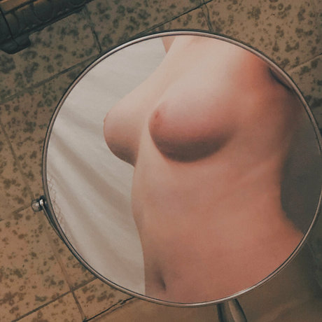 Nøgent lækket OnlyFans-billede af Emma Parker