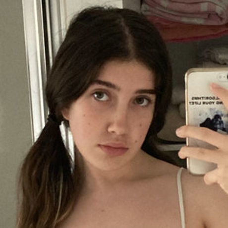 Alasti lekkinud OnlyFans-i pilt Molly Barkasy