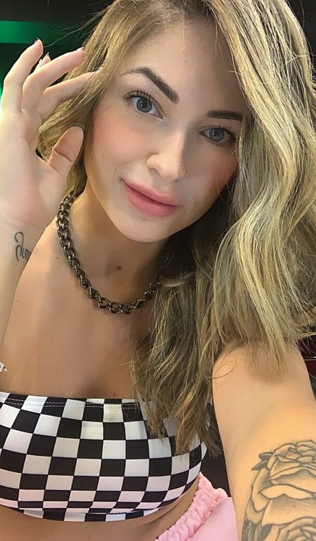 Alaston vuotanut OnlyFans-kuva Leticia Escariao