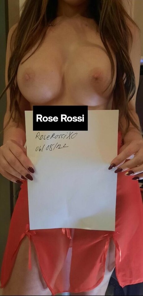 Photo nue de fuite OnlyFans de Roserossixoxo