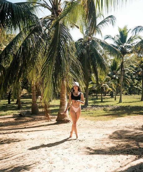 Naken läckt OnlyFans-bild av Valentina Acosta Giraldo