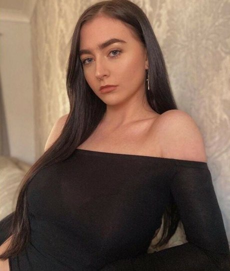 Naakte gelekte OnlyFans-foto van Kourtneyxpaige