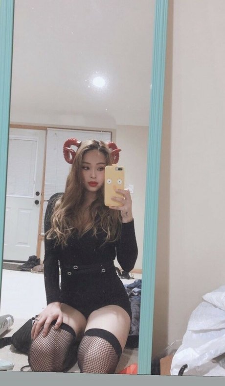Naken läckt OnlyFans-bild av Carrie Xiong