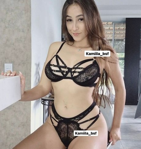 Naken läckt OnlyFans-bild av Kamiila Bsf