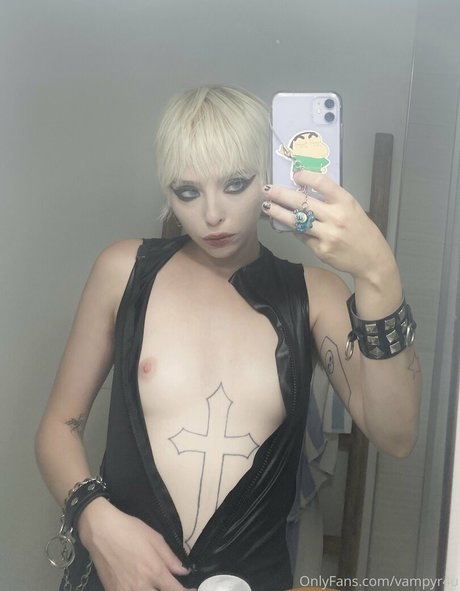 Nagie wyciekłe zdjęcie OnlyFans od Vampyr4u