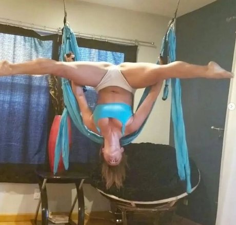 Naken läckt OnlyFans-bild av Aura Bright