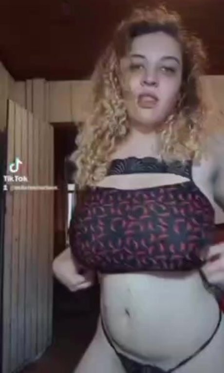 Photo nue de fuite OnlyFans de Echelen Mariane
