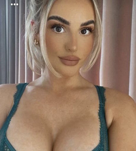 Обнаженная фотография утечки OnlyFans от Charleyxemily