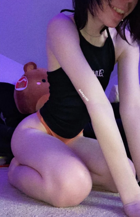 Naken läckt OnlyFans-bild av Ashleigh