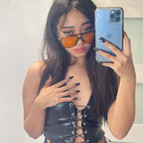 Sgirlmona