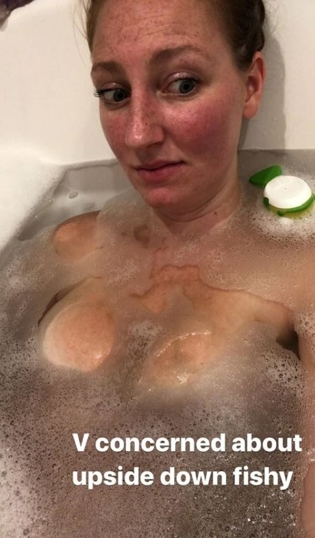 Foto desnuda filtrada de OnlyFans de Busty