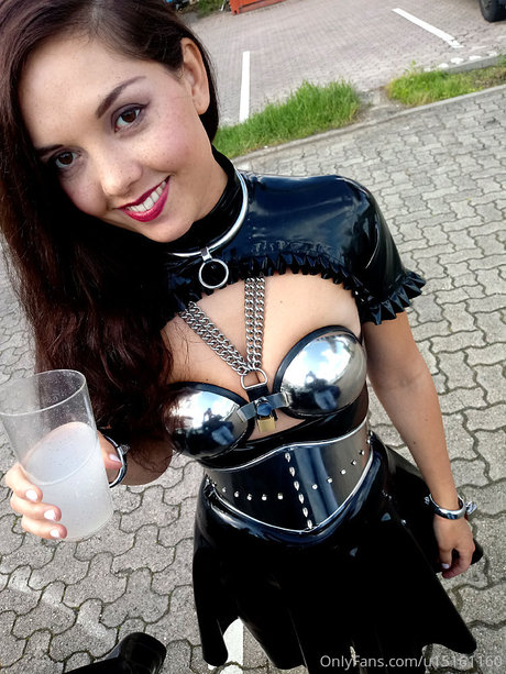 Naken läckt OnlyFans-bild av Sophie Elodie