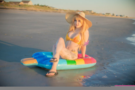 Naken lekkede OnlyFans-bilde av Gillian Foxglove
