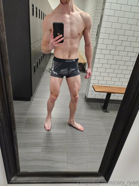 Naken läckt OnlyFans-bild av Cory Ryan