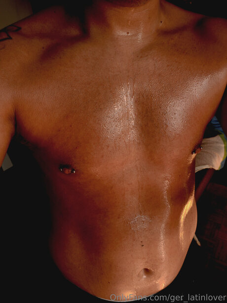 Naken läckt OnlyFans-bild av Ger Latinlover