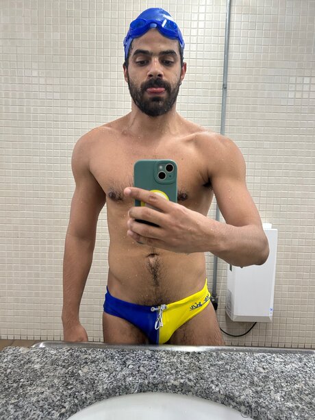 Naken läckt OnlyFans-bild av Poison Boy