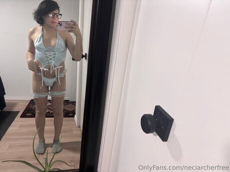 Alaston vuotanut OnlyFans-kuva Neciarcherfree