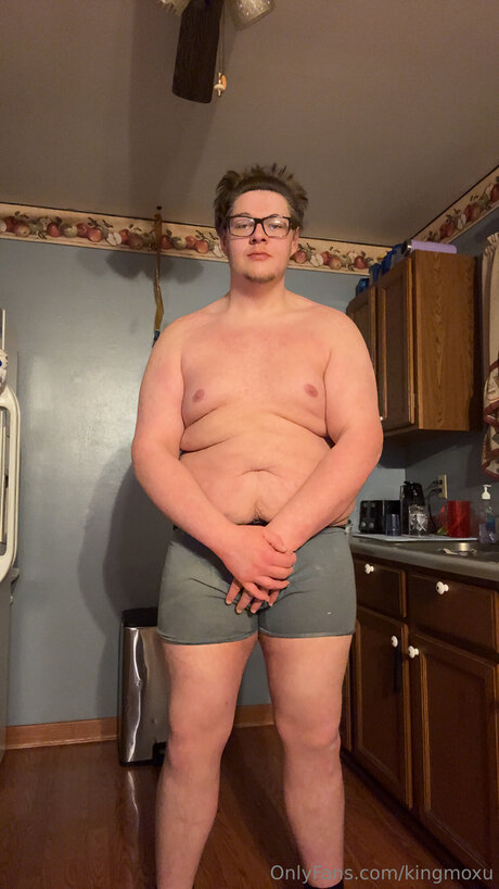 Naken läckt OnlyFans-bild av Kingmoxu