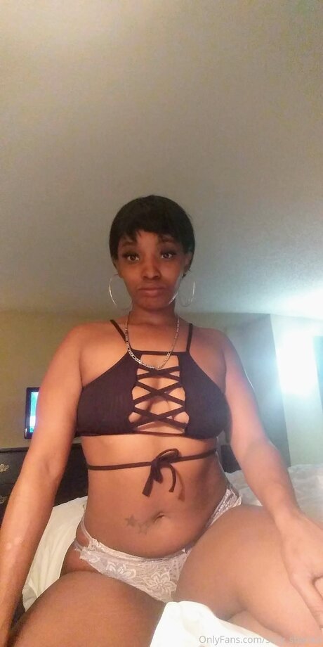 Naken läckt OnlyFans-bild av Sexy Sherika