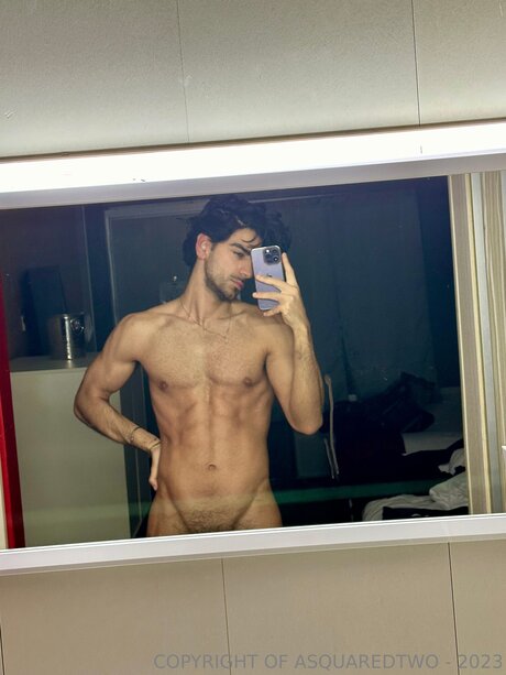 Naken läckt OnlyFans-bild av A2nsfw