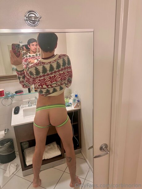 Naken läckt OnlyFans-bild av Corbinorion
