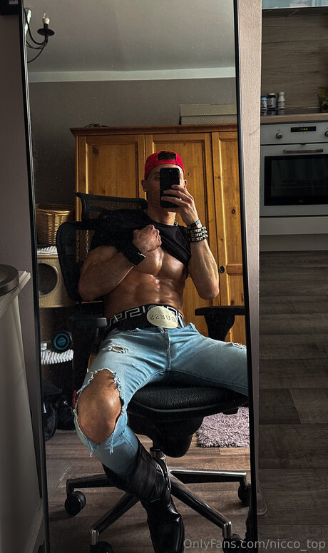 Naken läckt OnlyFans-bild av Nicco Top