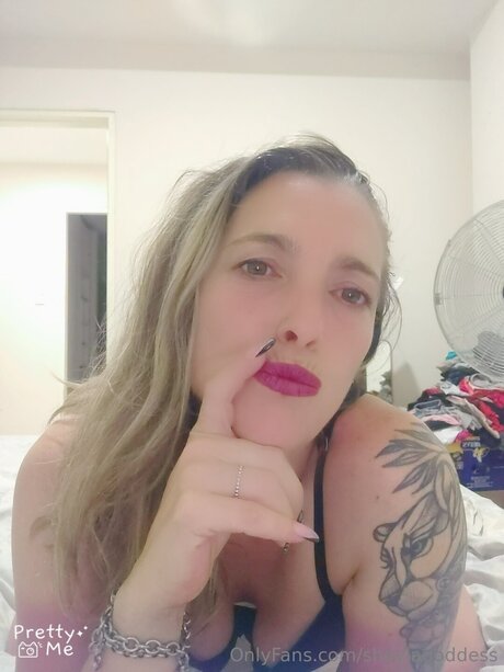 Naken läckt OnlyFans-bild av Sheylagoddess