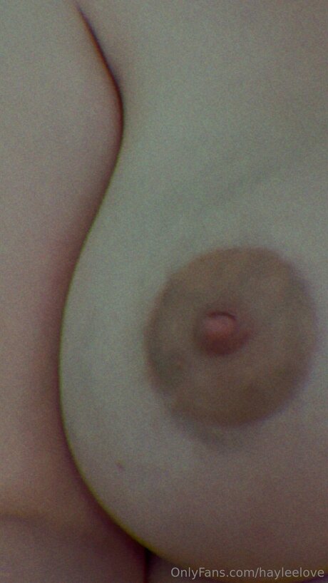 Naken läckt OnlyFans-bild av Hayleelove