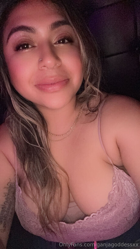 Alaston vuotanut OnlyFans-kuva Ganjagoddessxx