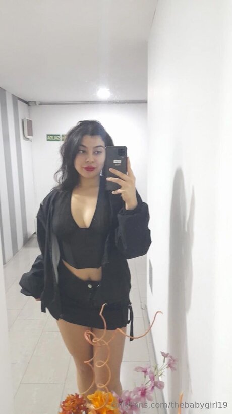 Обнаженная фотография утечки OnlyFans от Thebabygirl19