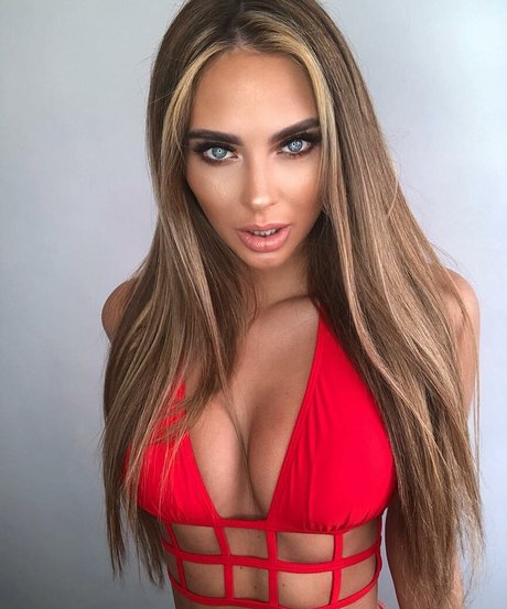 Naakte gelekte OnlyFans-foto van Molly Krenz