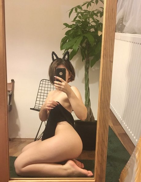 Naken läckt OnlyFans-bild av Sadtsarina