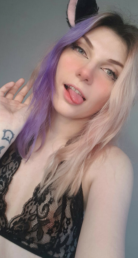Обнаженная фотография утечки OnlyFans от Aoi Hanna