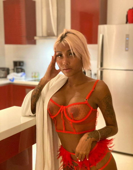 Alaston vuotanut OnlyFans-kuva Ohmygee